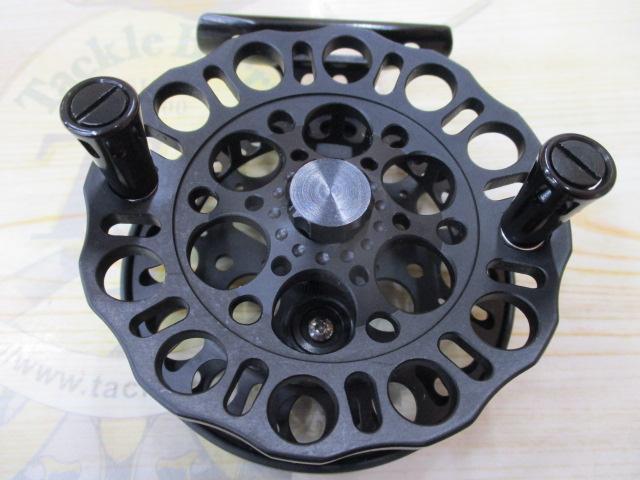 インヴィクタクロダイMBリミテッド85