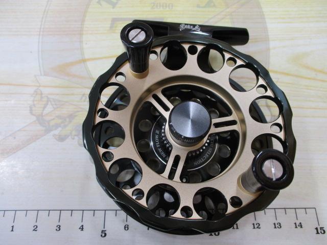 黒鯛師 THEヘチセレクションZ 88W BG ブラック/ゴールド