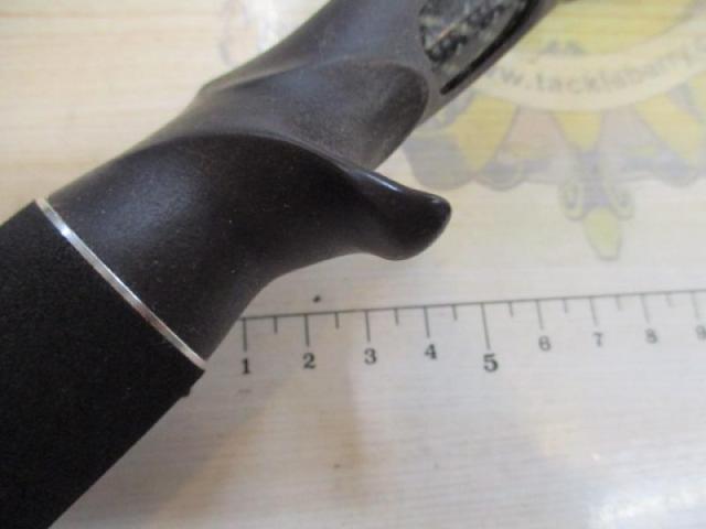 デストロイヤー F6-72DG(オロチフュージコンタクト)マットブラックリールシート