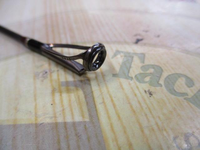 デストロイヤー F6-72DG(オロチフュージコンタクト)マットブラックリールシート