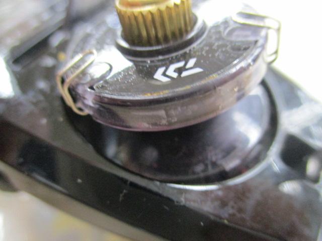 クリスティア ワカサギCRTα電動リール ソリッドブラック/メタルレッドG