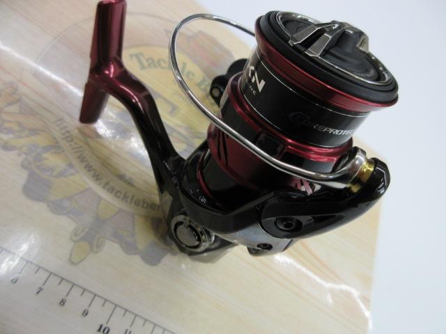 中古美品】シマノ18セフィアBB C3000SHG 中古品】シマノ 18 Sephia