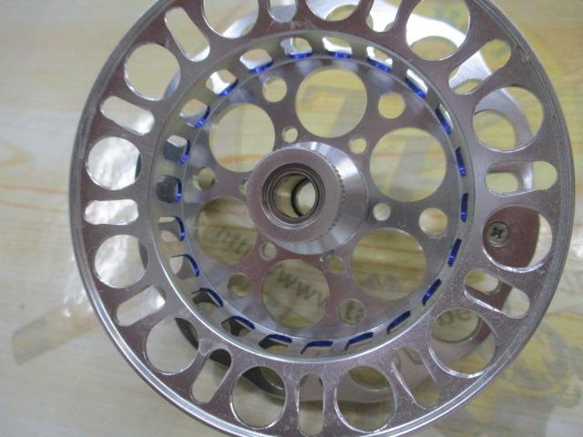 インヴィクタクロイダイRND-SB85