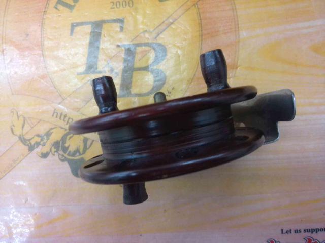 重利作ウッドリール