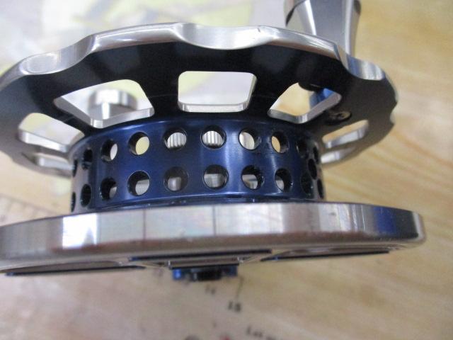 黒鯛師 THEヘチリミテッド 88SD-BT ブルー/チタン