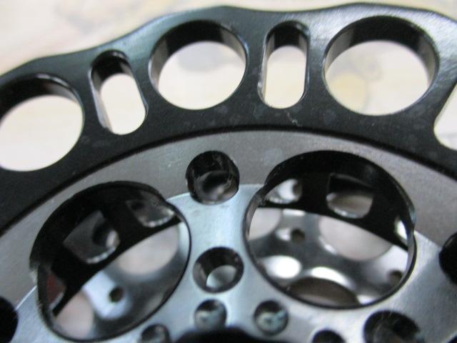 インヴィクタクロダイRND BG(ブラック/ガンメタ)