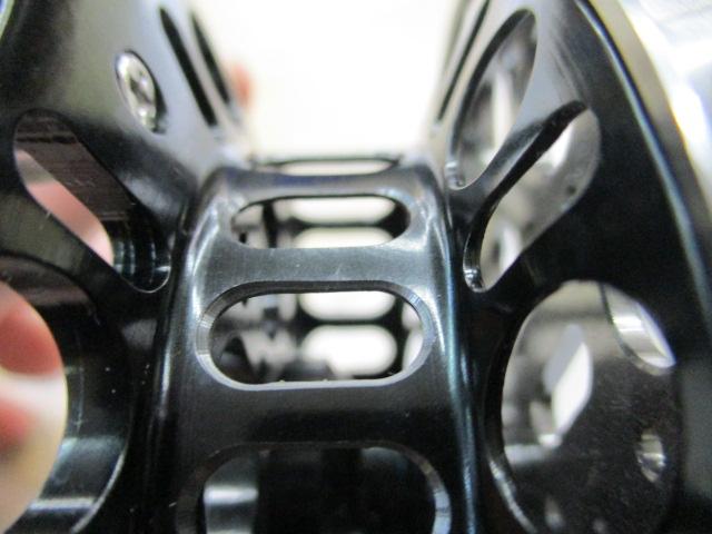 インヴィクタクロダイRND BG(ブラック/ガンメタ)