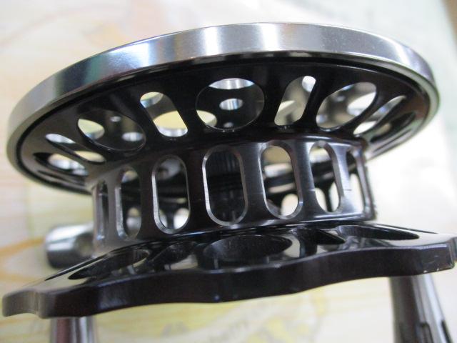 インヴィクタクロイダイRND-BG85