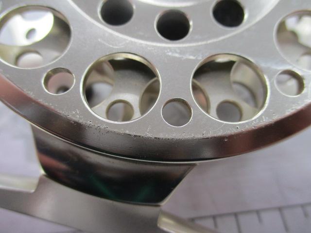 黒鯛師 THEヘチセレクション 88W-TG チタン/ゴールド(ボディーカラーグレー)