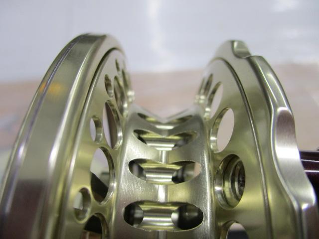 黒鯛師 THEアスリートヘチ 88W-GB ゴールド/ブラック