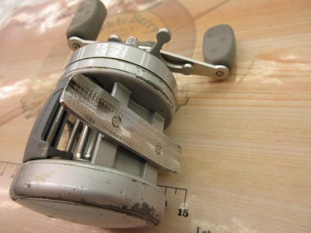 SM1600C シルバー(ambassadeurロゴリムステッカー)