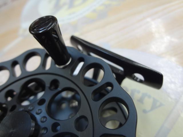 インヴィクタクロダイRND MBリミテッド(マットブラック)