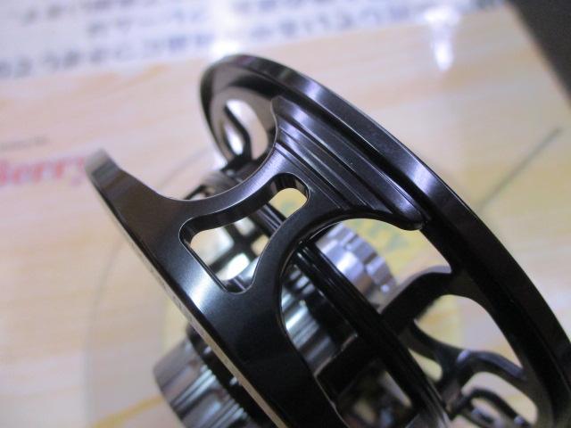 アヴェロン3000 BLKリール