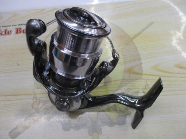 22イグジスト LT2000S-P｜＠ベリーネット 日本最大新品中古釣具WEBショップ