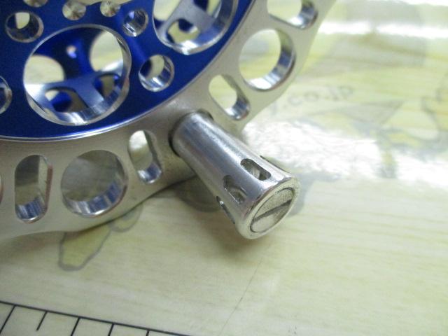 インヴィクタクロダイRND SB(シルバー/ブルー)