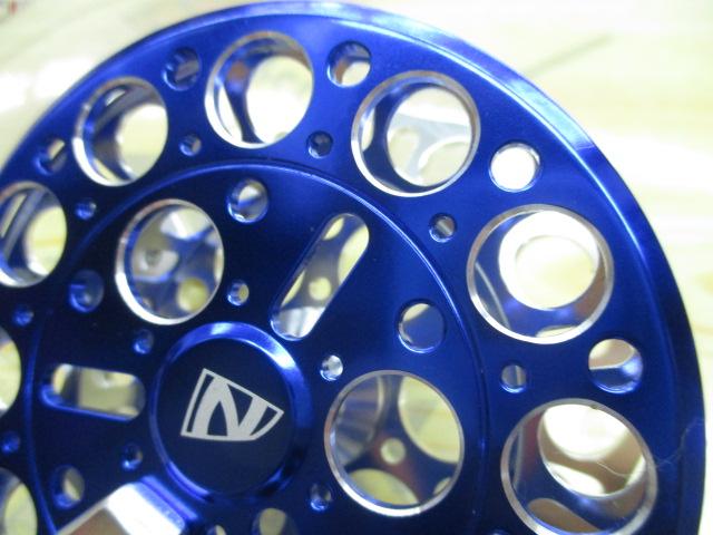 インヴィクタクロダイRND SB(シルバー/ブルー)