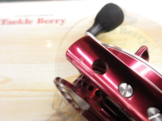 カセ筏師 THEセンカンイカダ 70HG-SR(左)