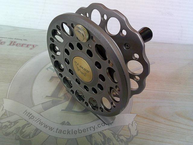 黒鯛師 THEヘチセレクション 88W-TG チタン/ゴールド(ボディーカラーグレー)