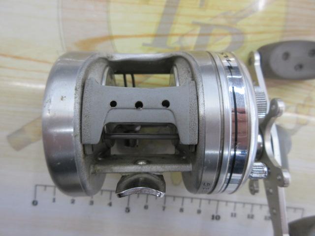 SM3600C シルバー(ambassadeurロゴリムステッカー)