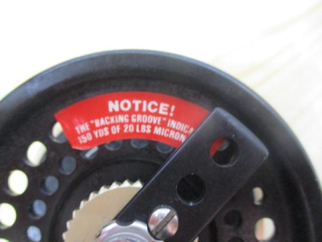 トラウト アンチリバース右 ブラック/ゴールド