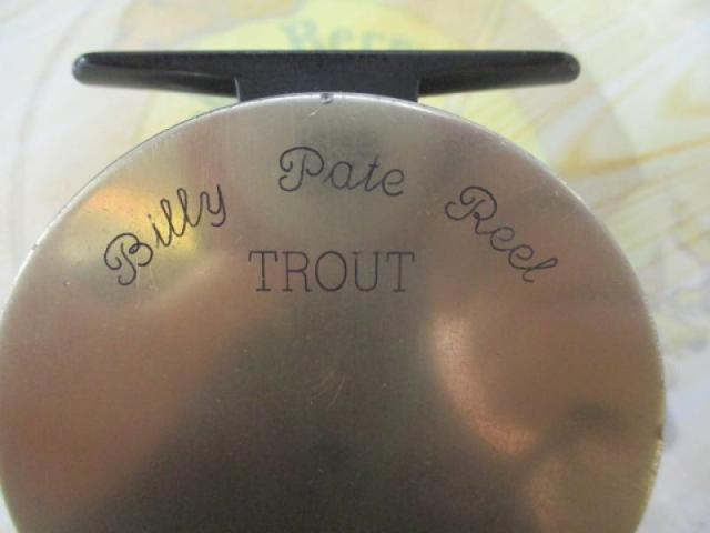 トラウト アンチリバース右 ブラック/ゴールド