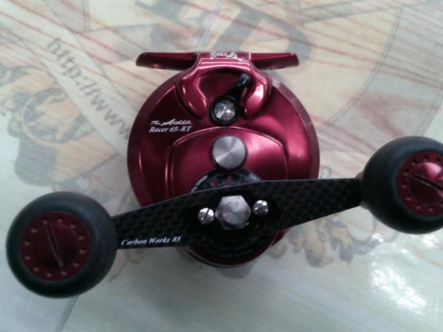 カセ筏師 THEアスリートレーサー 65-RT(左) レッド/チタン