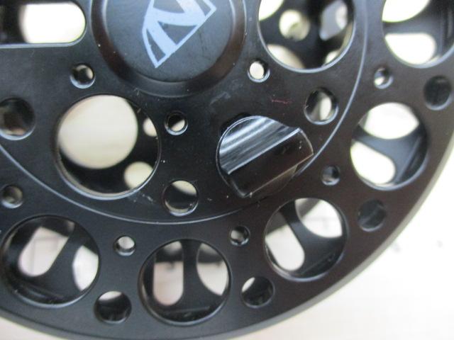 インヴィクタクロダイMBリミテッド85