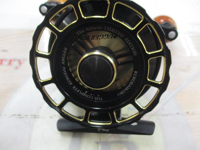 カセ筏師 THEアスリートラガー P70-BG(左)