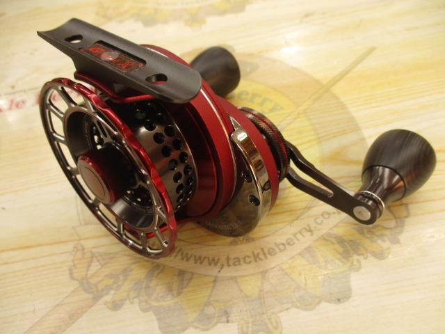 カセ筏師 グランドラガーX 65RDT(左) レッド/ディープチタン