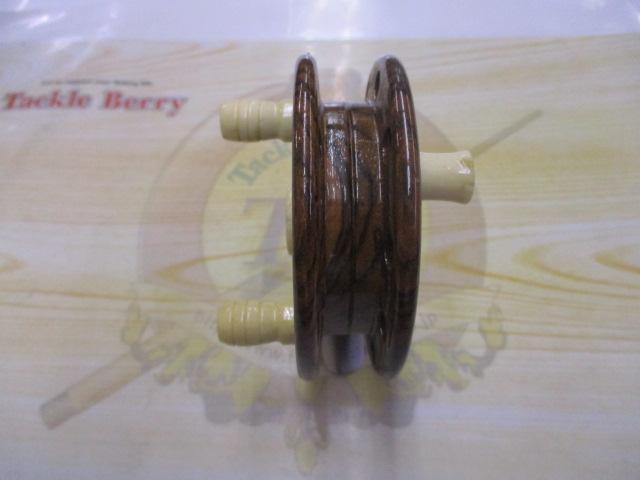 重利作ヘチリール