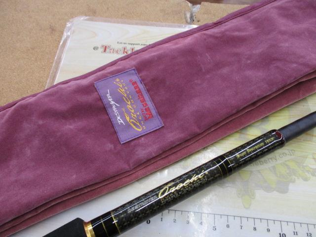 デストロイヤー F8-78DG(オロチフュージコンタクト)マットブラックリールシート スラントブリッジ