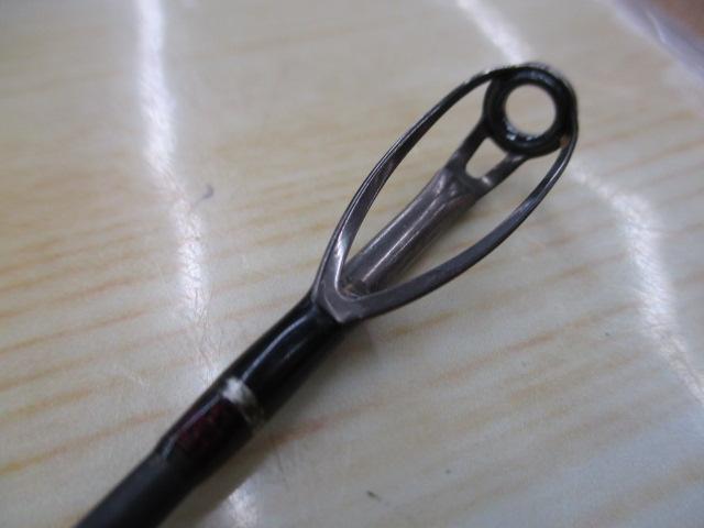 デストロイヤー F8-78DG(オロチフュージコンタクト)マットブラックリールシート スラントブリッジ