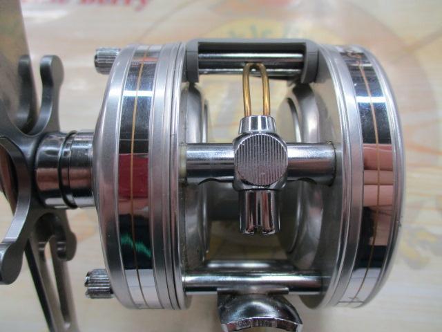 4600C3 シルバー/ゴールドクレスト