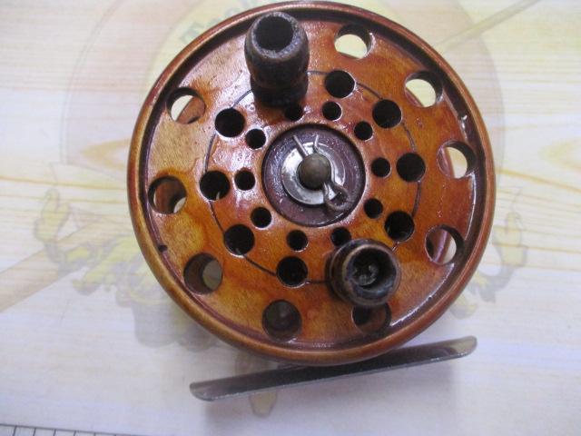 重利作ヘチリール