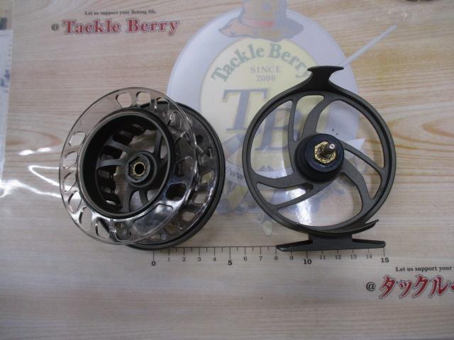 クリアウォーターLA Ⅳカセットスプールタイプ底面ロゴ