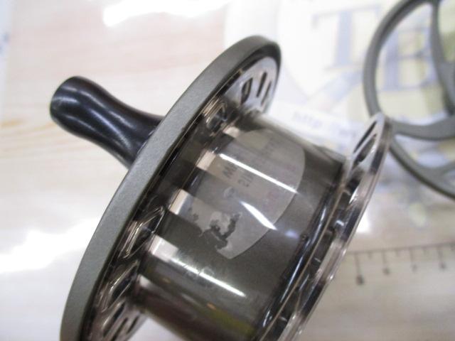 クリアウォーターLA Ⅳカセットスプールタイプ底面ロゴ