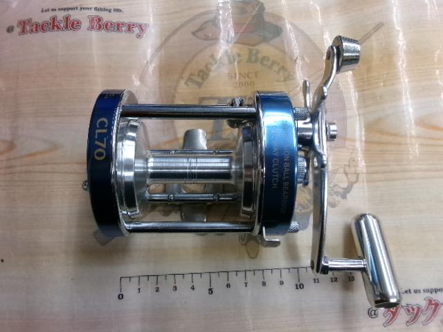 ベイトキャストリール CL70