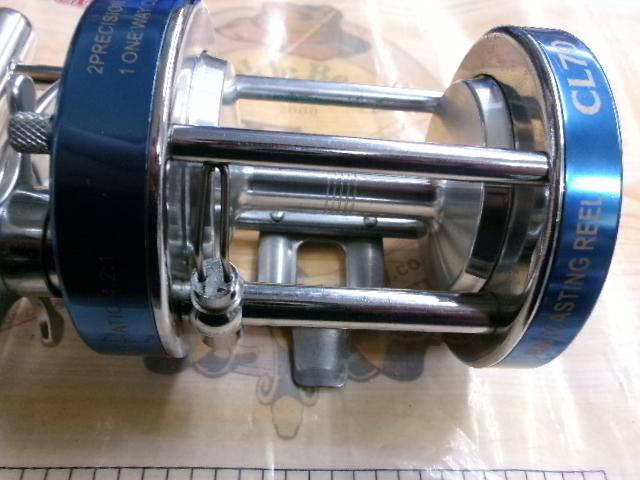 ベイトキャストリール CL70