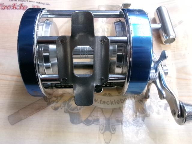 ベイトキャストリール CL70