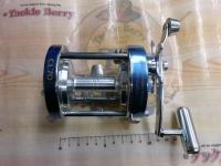 ベイトキャストリール CL70