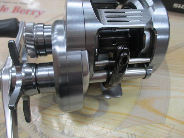 20カルカッタコンクエスト200DC HG 未使用　バック携帯はありですが未使用 シマノ 20カルカッタコンクエストDC 200HG/201HG - 【バス・トラウト