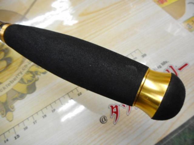 デストロイヤー F7-74DG(オロチフュージコンタクト)マットブラックリールシート