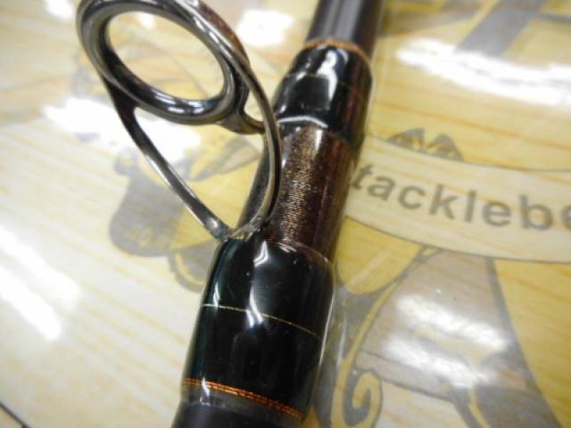 デストロイヤー F7-74DG(オロチフュージコンタクト)マットブラックリールシート