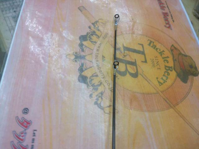 999.9フォーナイン 7'04"16lbクラス ホワイトウルフ