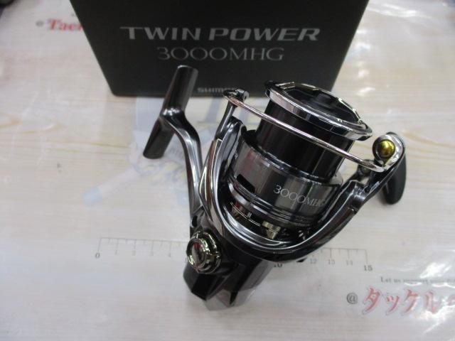 【美品】24ツインパワー3000MHG シマノ（SHIMANO） 24 ツインパワー 3000MHG TWIN POWER リール