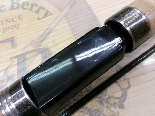 ダーインスレイヴ 61L-H ブラックヴェスパイン