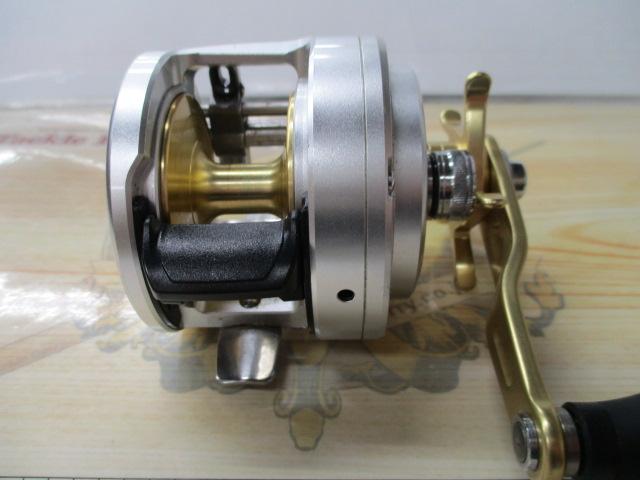 T*様 シマノ　13カルカッタ　800F 右ハンドル竿付き 13カルカッタ 800F｜＠ベリーネット 日本最大新品中古釣具WEBショップ