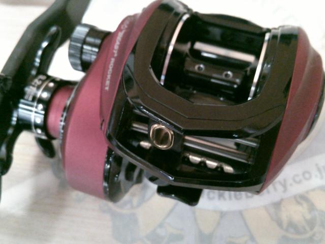即決！◆新品！アブ レボ ビースト 40 ロケット◆ 右巻 9.2：1 レボ ビースト 40 ROCKET 9.2:1｜＠ベリーネット 日本最大新品中古釣具