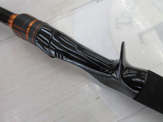 24ハードロッカーBB B83M