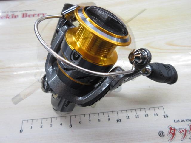 アウトドア ダイワDAIWA スピニングリール 17 ワールドスピン CF